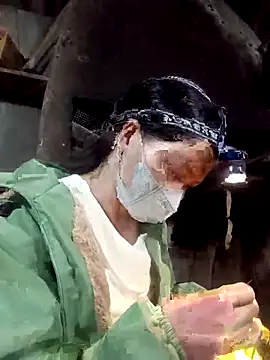 Snapshot of nat-tri chatting on November 1, 2025, 5:31 am nat-tri online show from November 1, 2025, 5:31 am