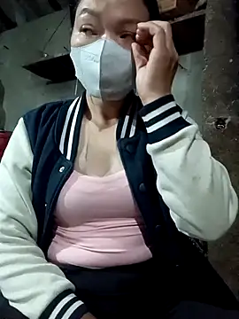 Snapshot of nat-tri chatting on November 17, 2025, 11:10 pm nat-tri online show from November 17, 2025, 11:10 pm