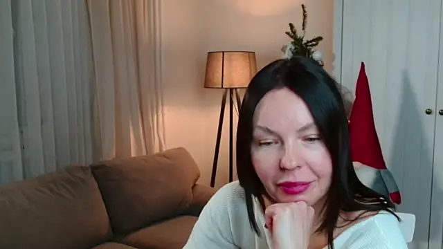 Snapshot of LittleNicolee chatting on December 20, 2025, 6:04 pm LittleNicolee online show from December 20, 2025, 6:04 pm