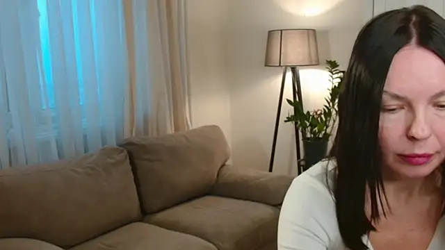 Snapshot of LittleNicolee chatting on January 8, 2026, 1:02 pm LittleNicolee online show from January 8, 2026, 1:02 pm