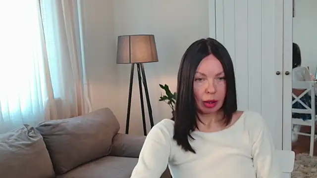 Snapshot of LittleNicolee chatting on January 12, 2026, 12:54 pm LittleNicolee online show from January 12, 2026, 12:54 pm