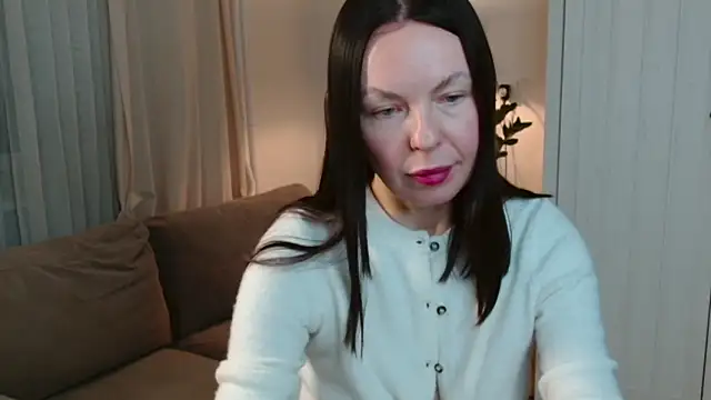 Snapshot of LittleNicolee chatting on February 6, 2026, 8:45 pm LittleNicolee online show from February 6, 2026, 8:45 pm