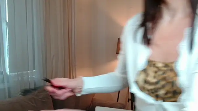 Snapshot of LittleNicolee chatting on February 16, 2026, 12:12 pm LittleNicolee online show from February 16, 2026, 12:12 pm