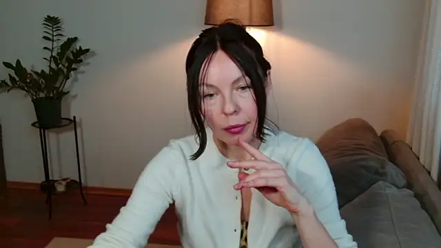 Snapshot of LittleNicolee chatting on February 25, 2026, 3:10 pm LittleNicolee online show from February 25, 2026, 3:10 pm