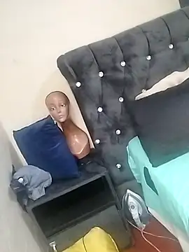 CaramelBoootie online show from November 21, 2025, 6:06 pm