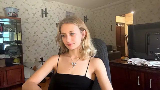 AmeliLia online show from February 28, 2026, 1:12 pm