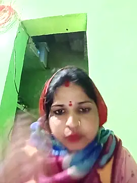 Karishma cute online show from November 26, 2025, 1:01 pm