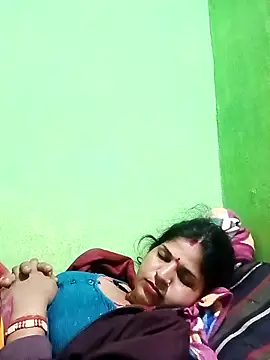 Karishma cute online show from November 29, 2025, 4:54 pm