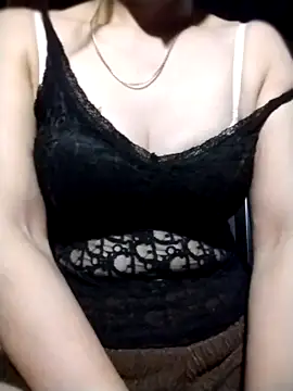 YiyinLy online show from October 16, 2025, 8:54 pm