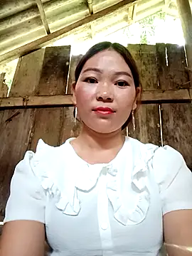 laddy-cute online show from October 15, 2025, 5:29 am