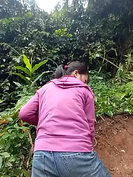 siusiu-00 online show from December 5, 2025, 1:25 am