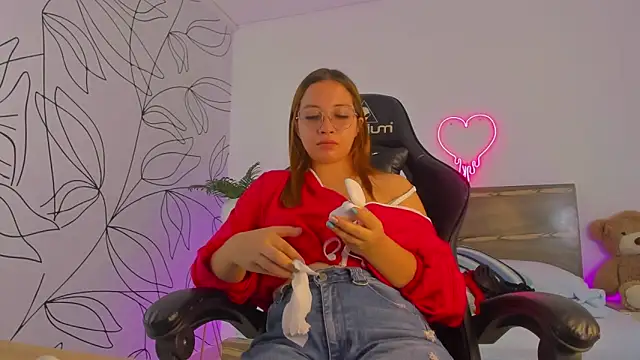 Snapshot of merida_06 chatting on October 19, 2025, 3:51 am merida 06 online show from October 19, 2025, 3:51 am