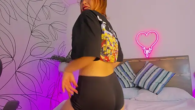 Snapshot of merida_06 chatting on October 23, 2025, 2:44 am merida 06 online show from October 23, 2025, 2:44 am