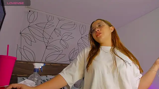 Snapshot of merida_06 chatting on November 16, 2025, 7:52 pm merida 06 online show from November 16, 2025, 7:52 pm