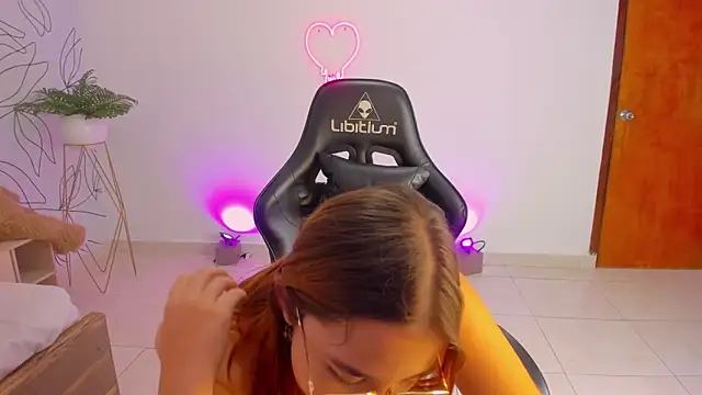 Snapshot of merida_06 chatting on November 22, 2025, 2:54 am merida 06 online show from November 22, 2025, 2:54 am