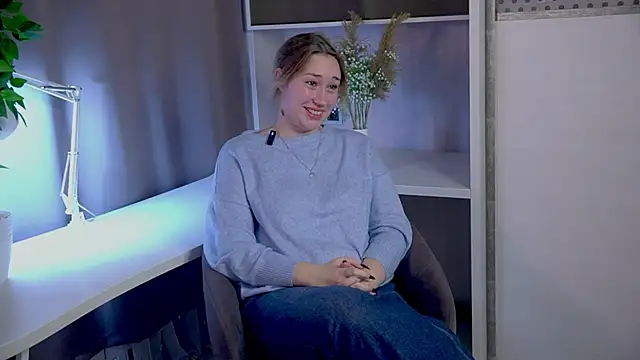 ClarePratillo online show from October 16, 2025, 11:11 am
