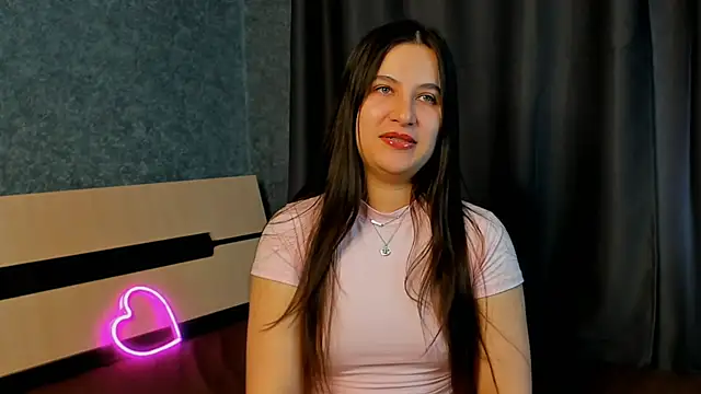Diana moonnn online show from October 17, 2025, 6:38 am