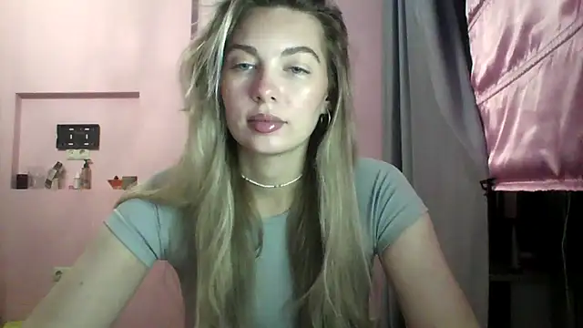 Snapshot of Sygream chatting on October 30, 2025, 5:24 pm Sygream online show from October 30, 2025, 5:24 pm