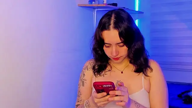 Emily Lindey online show from October 29, 2025, 3:31 am