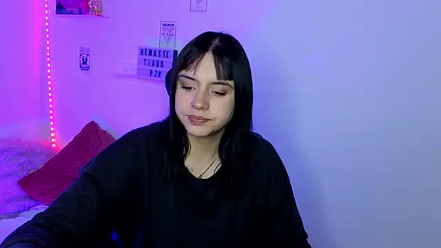 Emily Lindey online show from March 28, 2026, 6:13 am