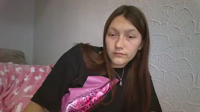 luna tt online show from December 15, 2025, 8:13 pm