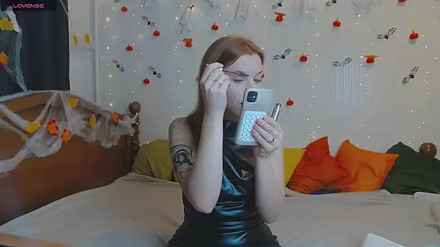 MeganNewCat online show from October 28, 2025, 9:35 am