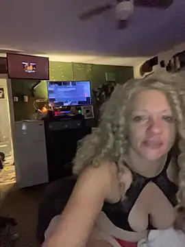 Snapshot of queenkelly1234 chatting on October 29, 2025, 2:36 am queenkelly1234 online show from October 29, 2025, 2:36 am