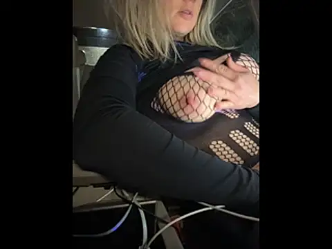 Snapshot of queenkelly1234 chatting on November 29, 2025, 4:48 am queenkelly1234 online show from November 29, 2025, 4:48 am