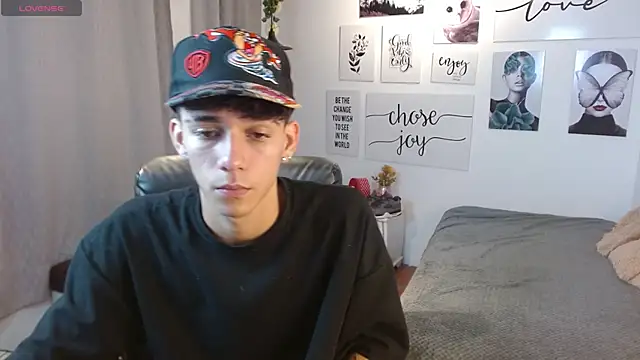 AmethystShadow17 online show from November 7, 2025, 5:46 pm