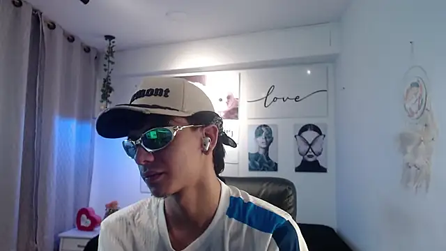 AmethystShadow17 online show from January 11, 2026, 3:39 pm