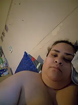 BigBusty VoluptuousMilfX online show from December 18, 2025, 12:33 pm