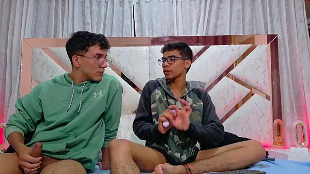 Desire4Duo online show from October 25, 2025, 1:07 pm