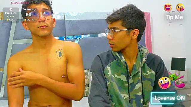 Desire4Duo online show from November 17, 2025, 1:06 pm