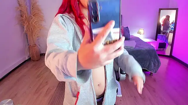 Cat  Moon   online show from April 8, 2026, 7:36 pm