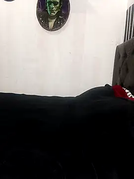 Snapshot of impia-69 chatting on November 4, 2025, 4:17 pm impia-69 online show from November 4, 2025, 4:17 pm