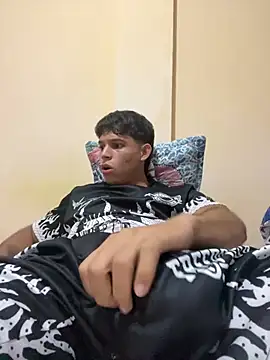 Snapshot of Michael_black01 chatting on April 5, 2026, 7:55 pm Michael black01 online show from April 5, 2026, 7:55 pm