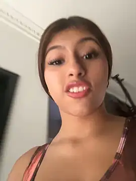 dafne17  online show from May 21, 2026, 12:56 pm