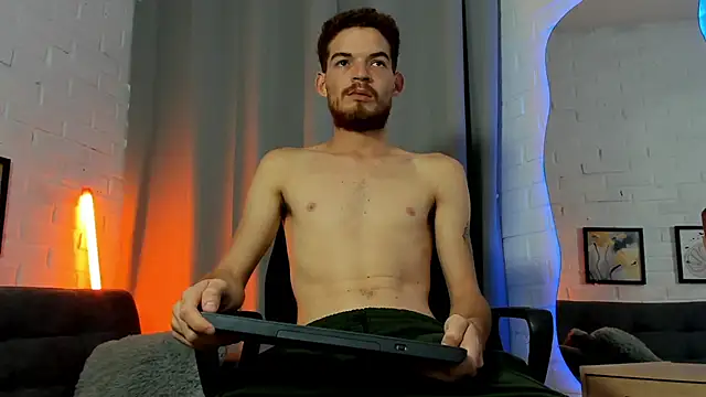 MATEO HUNTER online show from October 20, 2025, 1:33 pm