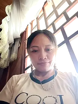 huhu-sexxy online show from November 15, 2025, 4:10 am