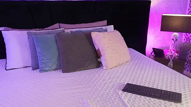 mariianna lopez  online show from March 12, 2026, 3:07 pm