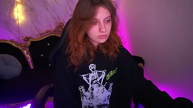 Snapshot of CuteeFoxy chatting on January 19, 2026, 2:54 pm CuteeFoxy online show from January 19, 2026, 2:54 pm