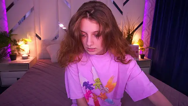 Snapshot of CuteeFoxy chatting on February 2, 2026, 2:49 pm CuteeFoxy online show from February 2, 2026, 2:49 pm