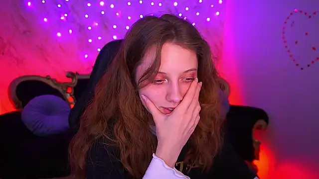 Snapshot of CuteeFoxy chatting on February 23, 2026, 2:47 pm CuteeFoxy online show from February 23, 2026, 2:47 pm