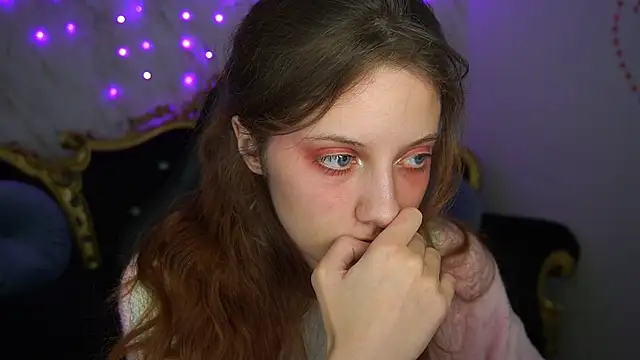 Snapshot of CuteeFoxy chatting on February 25, 2026, 2:27 pm CuteeFoxy online show from February 25, 2026, 2:27 pm