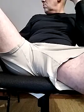 nicolaspgarnier online show from October 18, 2025, 12:02 am