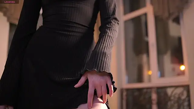 Erosyne online show from April 9, 2026, 5:07 pm