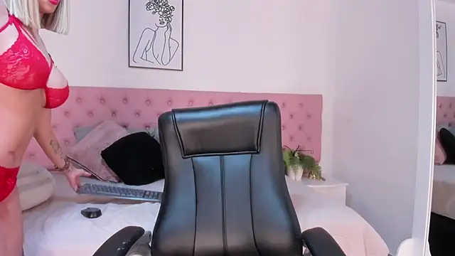 Hanna Garciia online show from October 19, 2025, 8:20 pm