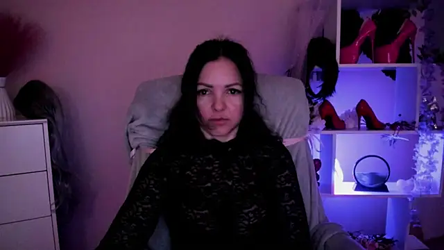 Mollybloom40 online show from April 24, 2026, 6:38 am