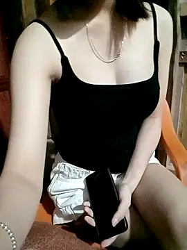 Katy68 online show from December 4, 2025, 2:48 pm