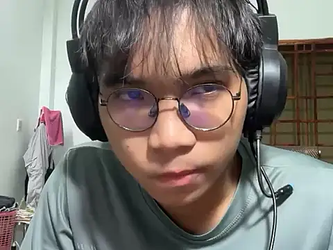 kave2033 online show from November 25, 2025, 3:01 pm